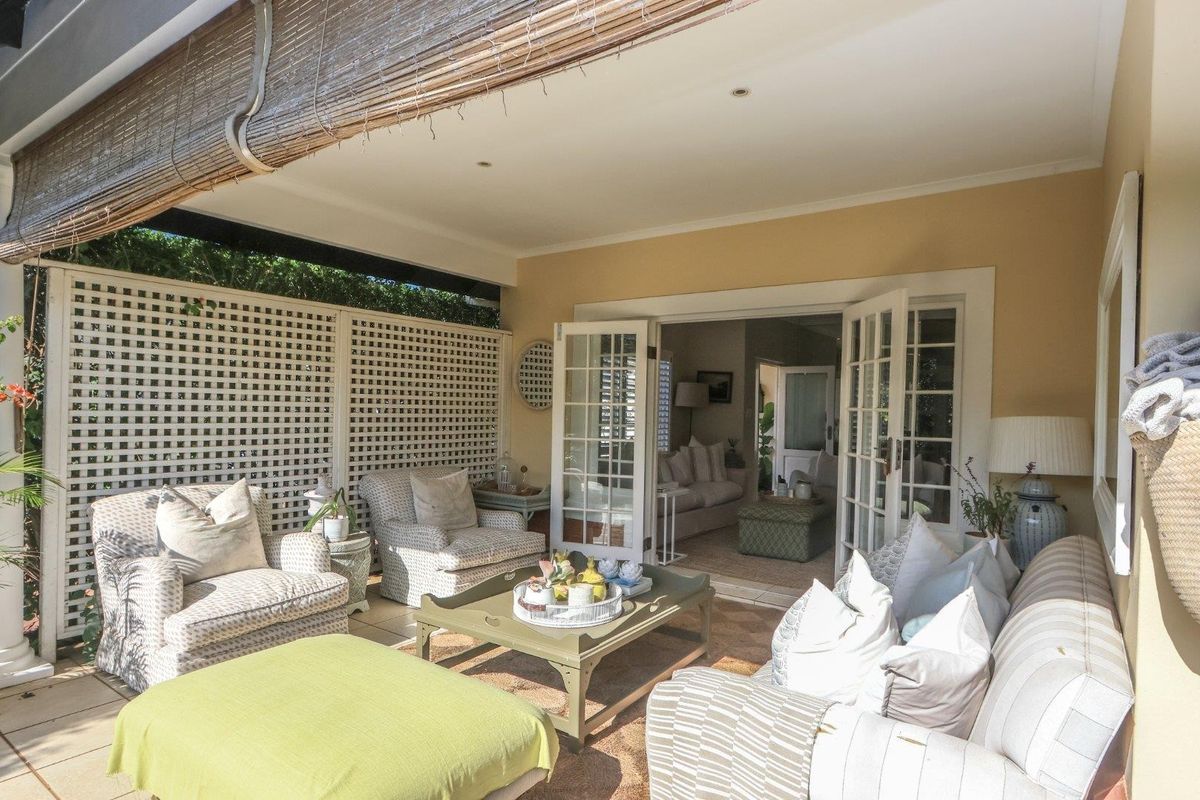 Beautifully appointed, 3 Bedroom Simplex within a secure estate - Photo 5