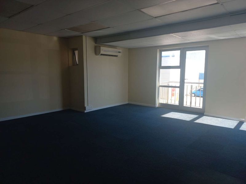 Warehouse in secure Business Park - Available immediately! - Photo 5