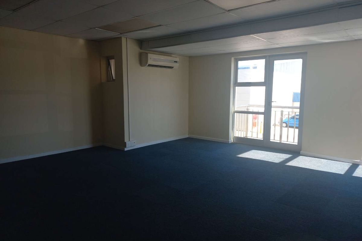Warehouse in secure Business Park - Available immediately! - Photo 5