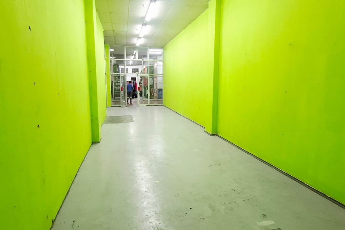 **Prime Commercial Space Available in Durban CBD - Perfect for Retail or Professional Services** - Photo 3