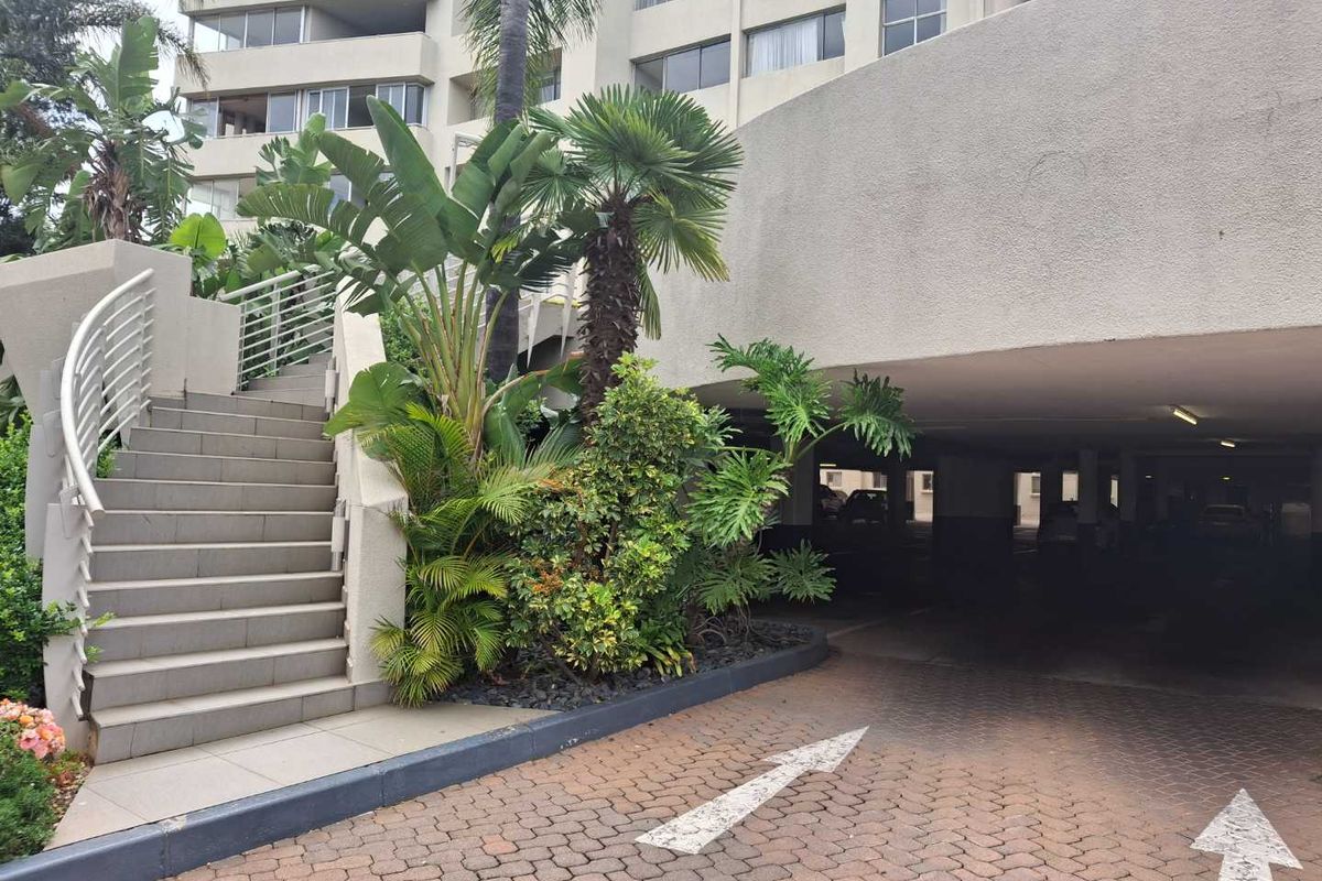 A LUXURIOUS THREE BEDROOM FURNISHED APARTMENT - Photo 5