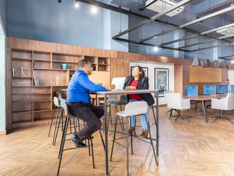 Work, meet and collaborate in a shared office space in SPACES 50 Long Street - Photo 5