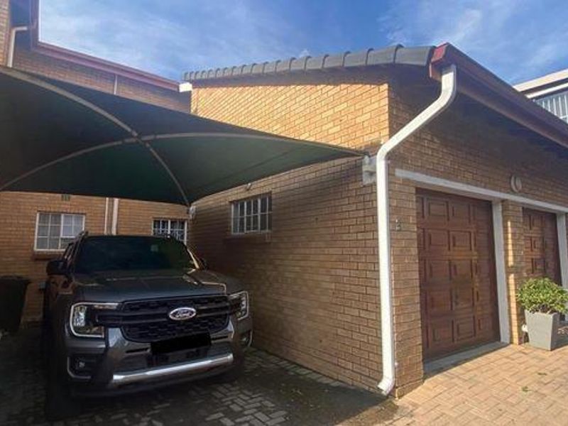 First Class Hidden Jewel - Photo 2