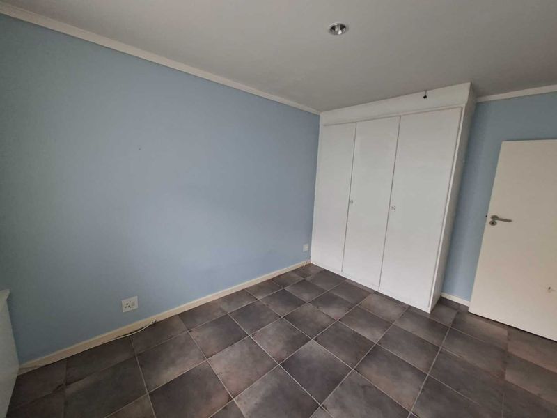 Luxury Living with Unrivalled Views in Northcliff - Photo 6