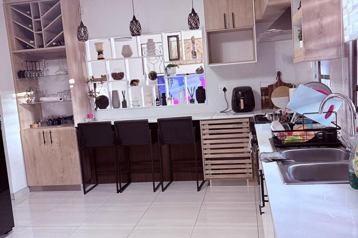 Lovely 4 bedroom House in Tsumeb for sale - Photo 5