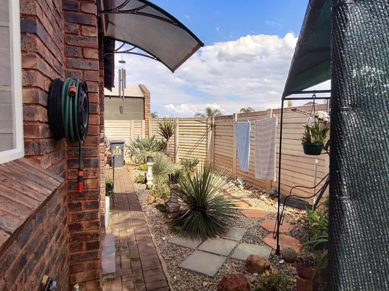 Modern 2-Bedroom Simplex for Sale in Andeon, Pretoria West – R850,000 - Photo 10