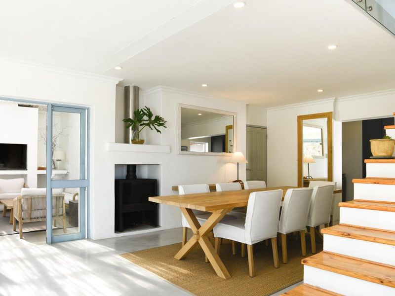 Offered furnished or unfurnished Sleek ultra modern home with stunning views . - Photo 5