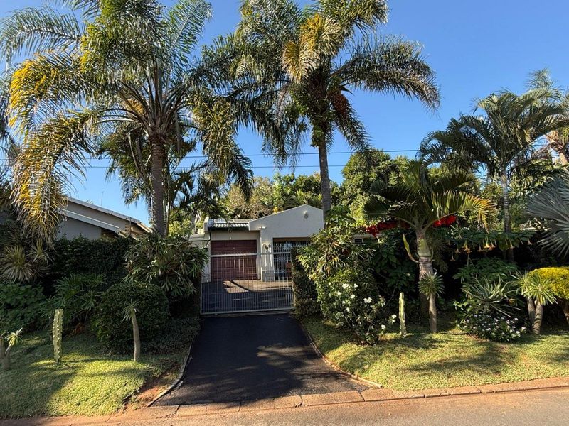 LOVELY HOME FOR SALE IN SUNNINGDALE UMHLANGA - Photo 3