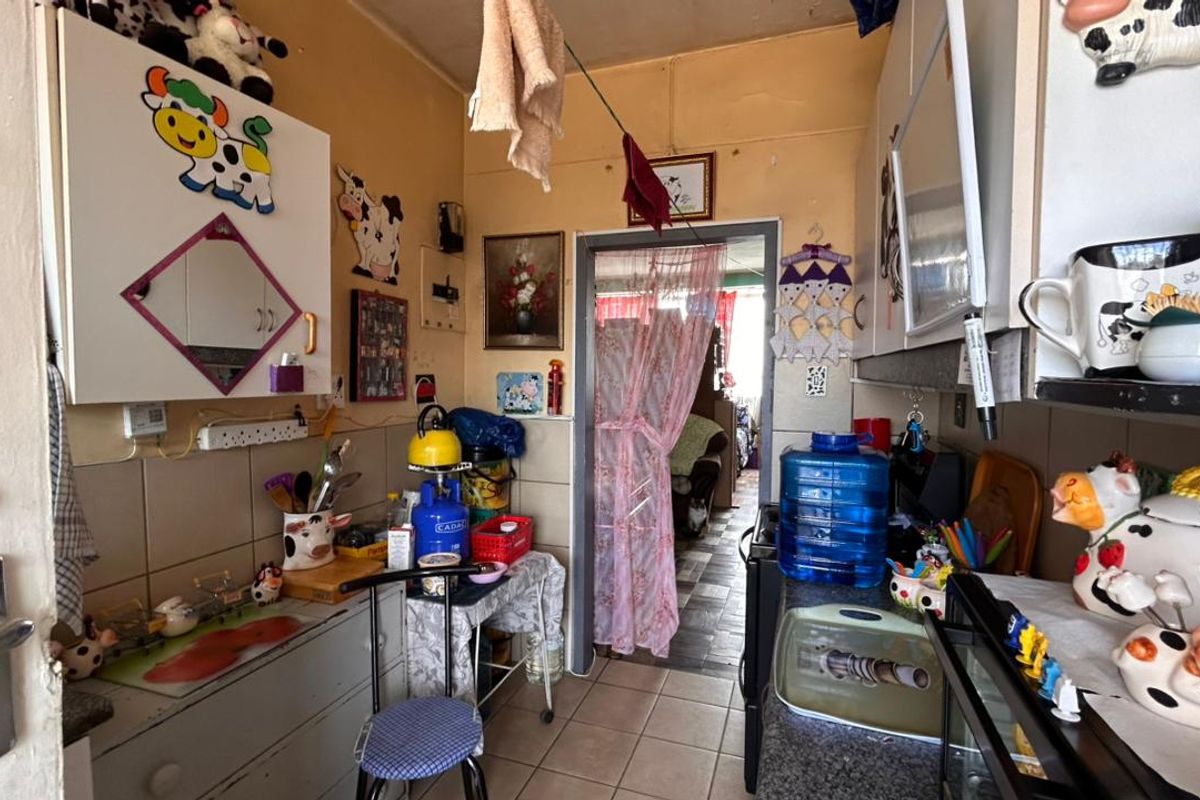 Bachelor Apartment in Secure Portofino Estate – Rhodesfield - Photo 3