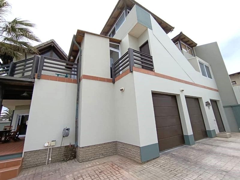 Vogelstrand Gem: Stunning Views, Prime location - Home for Sale - Photo 10