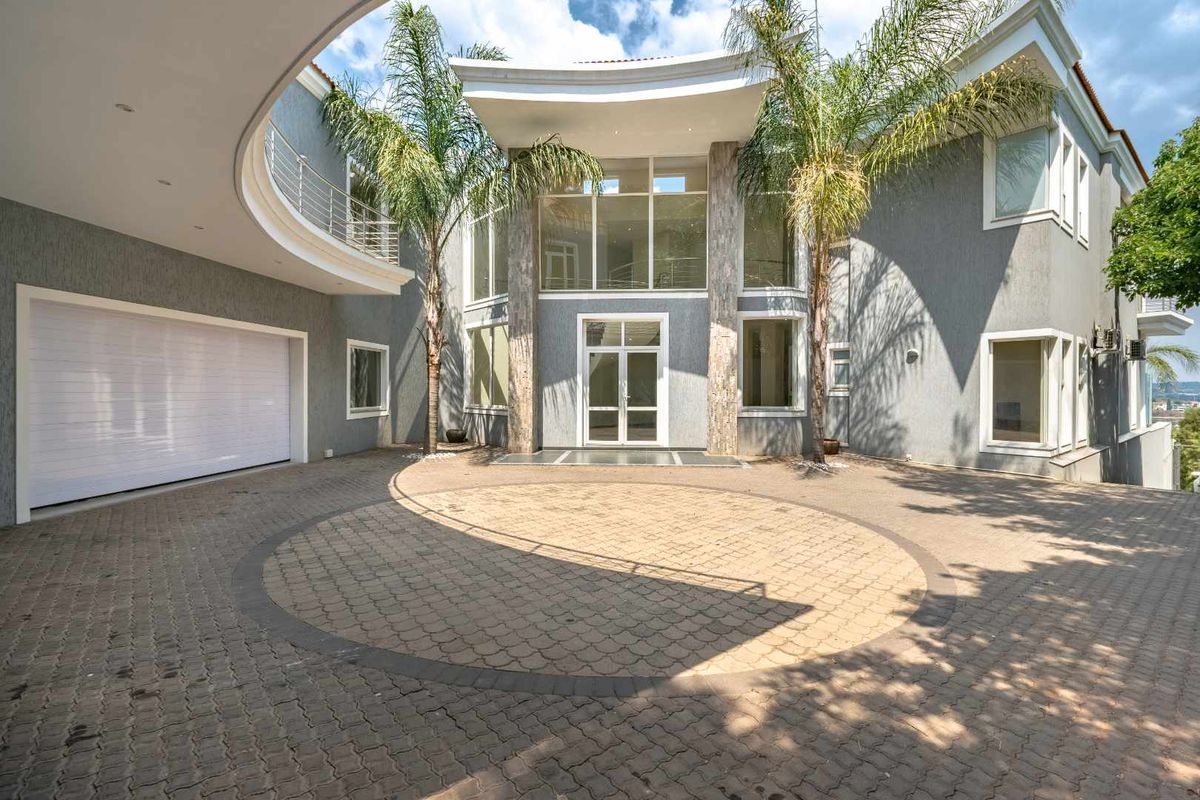 Rare 6-Bedroom Ambassadorial Residence with breathtaking views - Photo 3