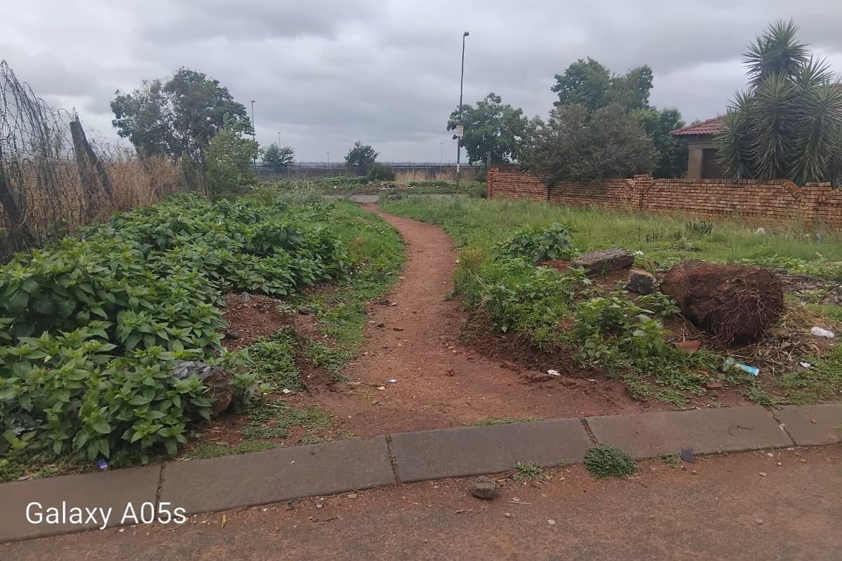 Vacant land available for sale. - Photo 2