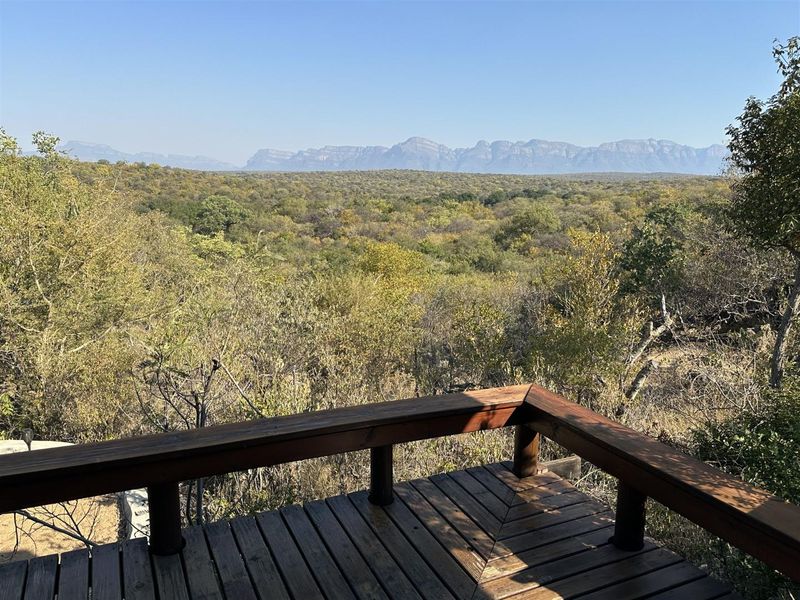 Beautifully Renovated Home with Spacious Patio and Guest Cottage - Photo 5