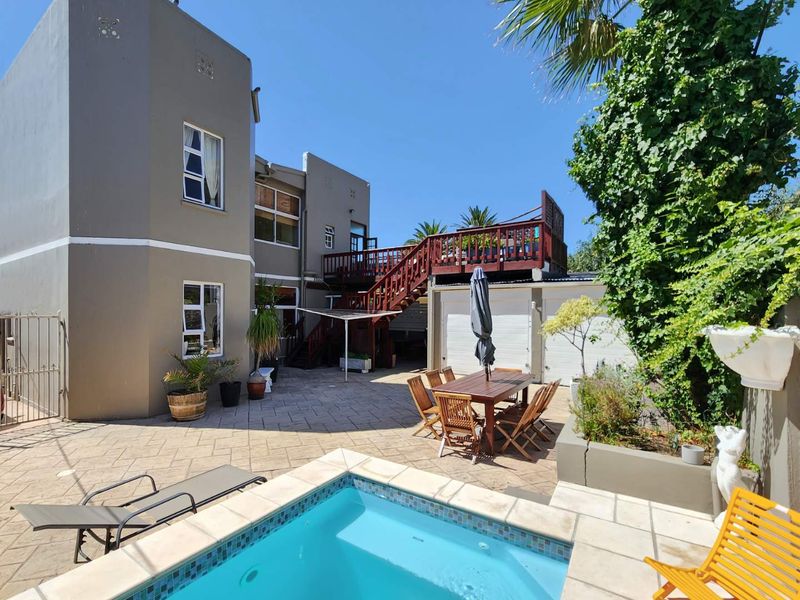Iconic Muizenberg Property | 2 Apartments | Sold as Going Concern | Guesthouse/Commercial Potential - Photo 2