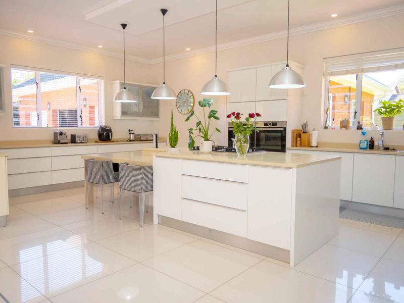 Spectacular Walmer Home - Photo 4