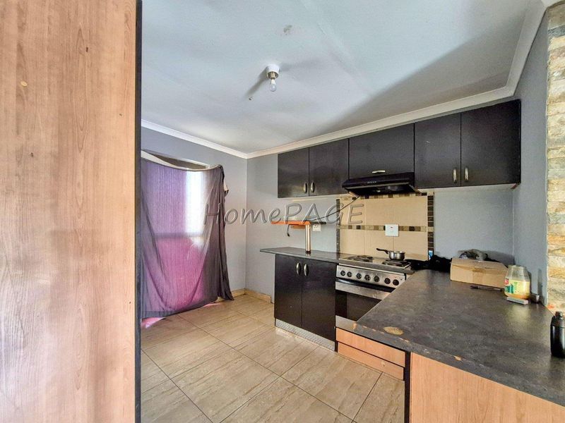 Kuisebmund, Walvis Bay:  Home with 2 Flats is for Sale - Photo 9