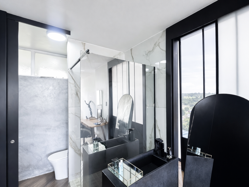 Fully Furnished Executive 1-Bedroom in Benmore | Walk to Sandton | Inverter - Photo 10