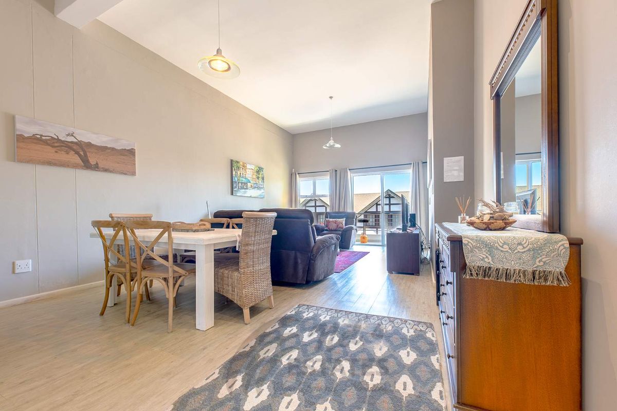 Furnsihed Townhouse to Rent in Central Swakopmund - Photo 2