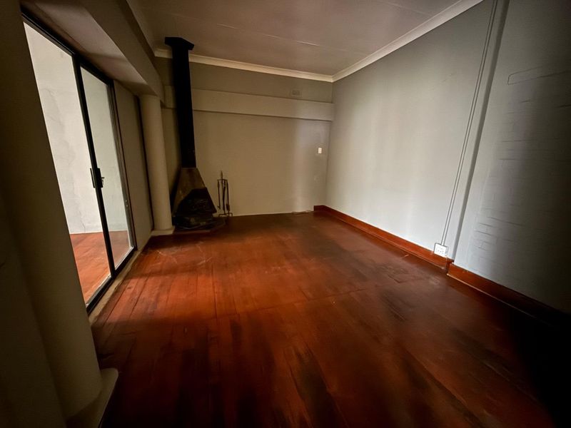 Newly Renovated 1-Bedroom Cottage - Photo 5