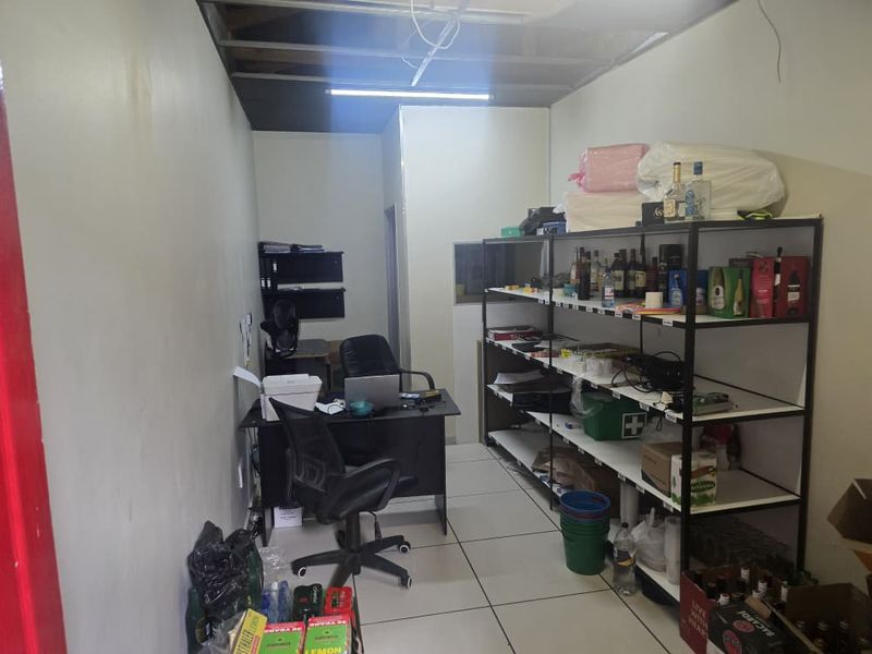 Prime Commercial Property for Sale – Exceptional Location in Windhoek Central - Photo 10