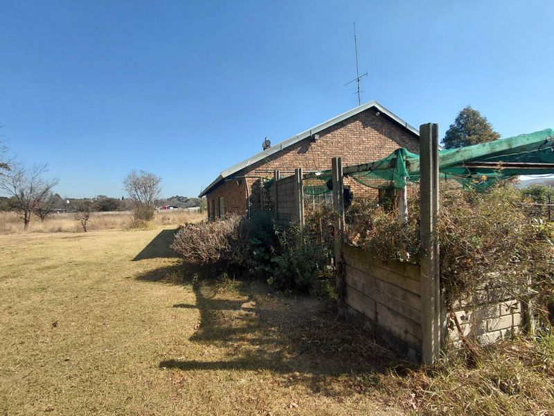 "Endless Possibilities on Pomona's 2.2 Acres!" - Photo 9