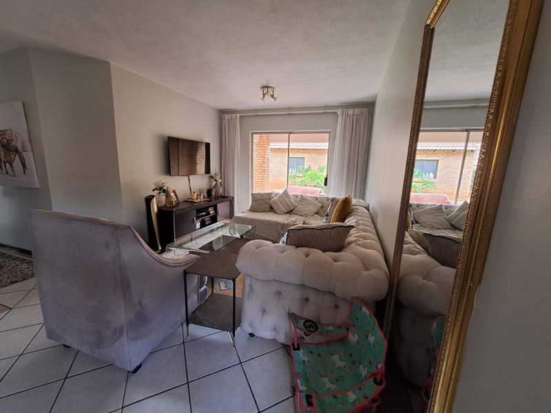 BEAUTIFUL Apartment for sale in Eco Park Estate. - Photo 10