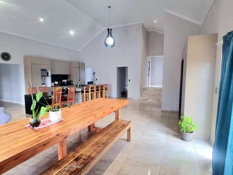 STUNNING HOME FOR SALE IN ELISENHEIM - Photo 3