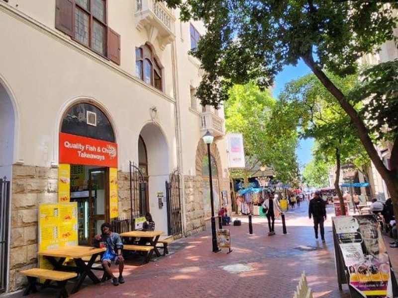 Affordable rental rates for prime office spaces - don't miss out! - Photo 2