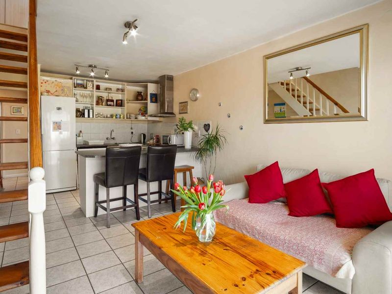 Coastal Living Meets Ultimate Convenience - Photo 9