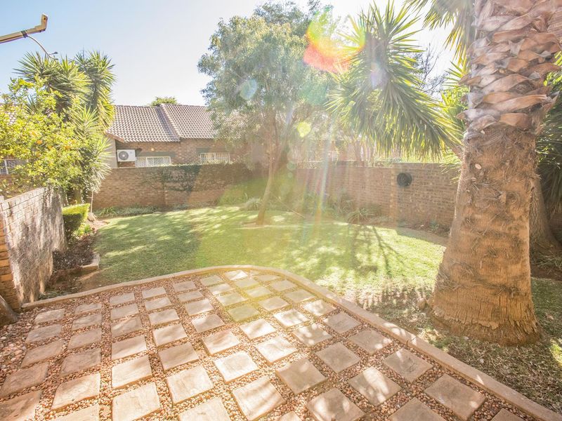 Exclusive Mandate | 2 Bed and 1 Full Bath ,Paarlberg Estate, Equestria - Photo 3