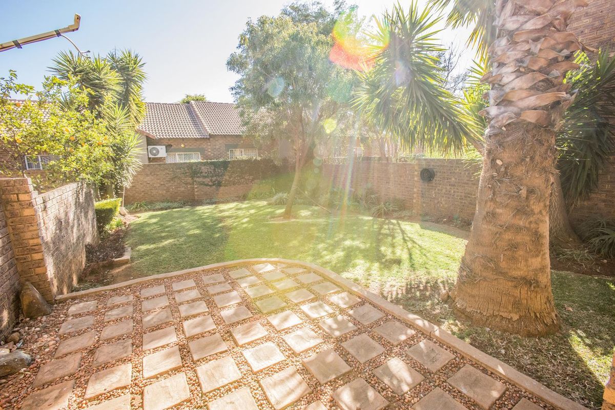 Exclusive Mandate | 2 Bed and 1 Full Bath ,Paarlberg Estate, Equestria - Photo 3