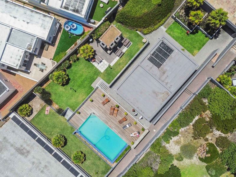 PRIME LOCATION ON THE BEACH FRONT IN BLAAUWBERG - Photo 2