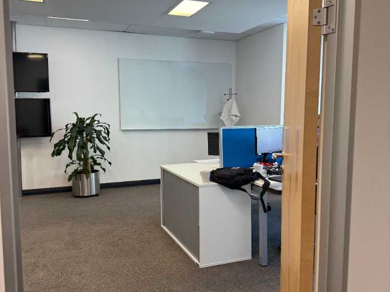 beautifully fitted out 950m2 office to let in the Towers - Photo 9