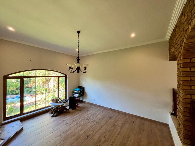 4 bedroom home with flatlet in boomed off area - Photo 10