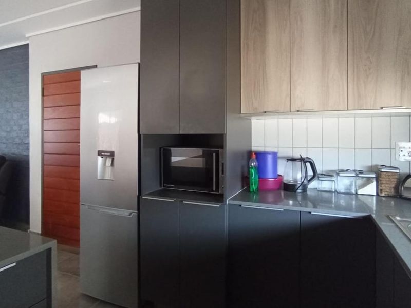 3 Bedroom House for Sale in Lotus Gardens - Photo 5