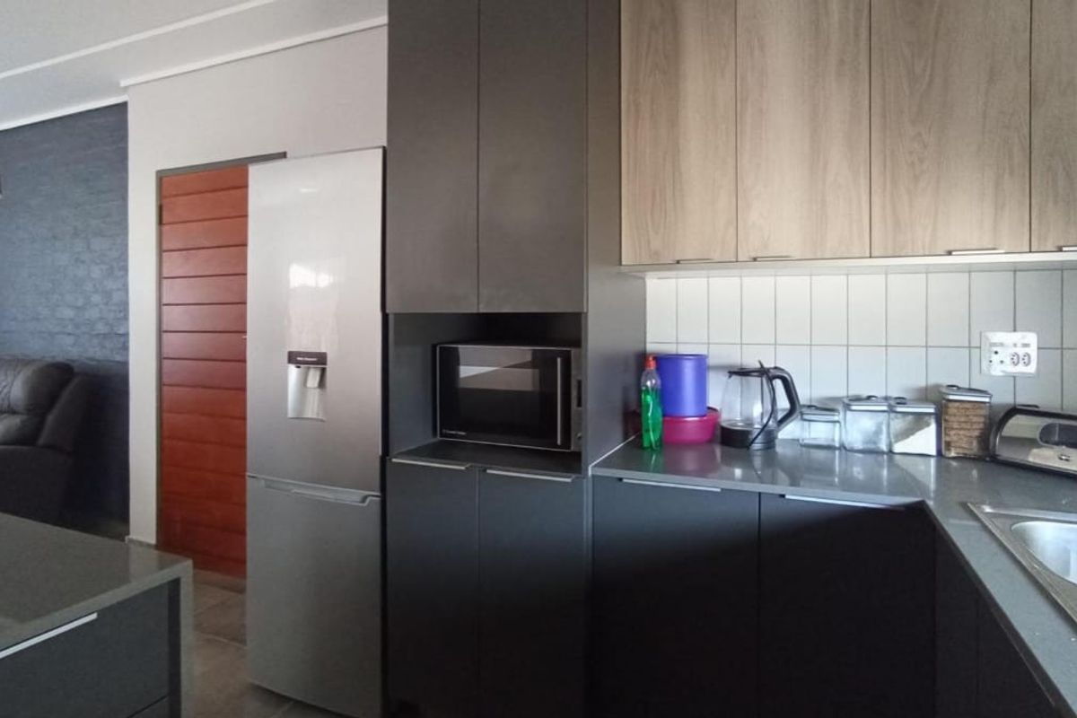 3 Bedroom House for Sale in Lotus Gardens - Photo 5