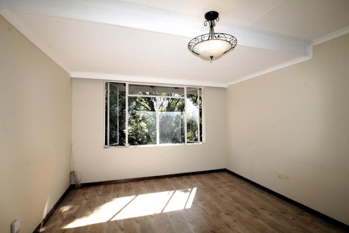 Elegant Two Bedroom Apartment in Secure Complex - Photo 5