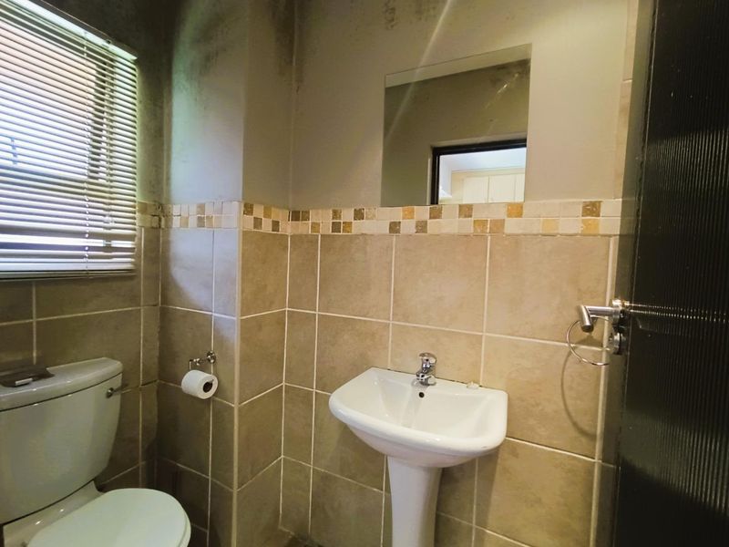 Stop donating money to rent - Photo 6