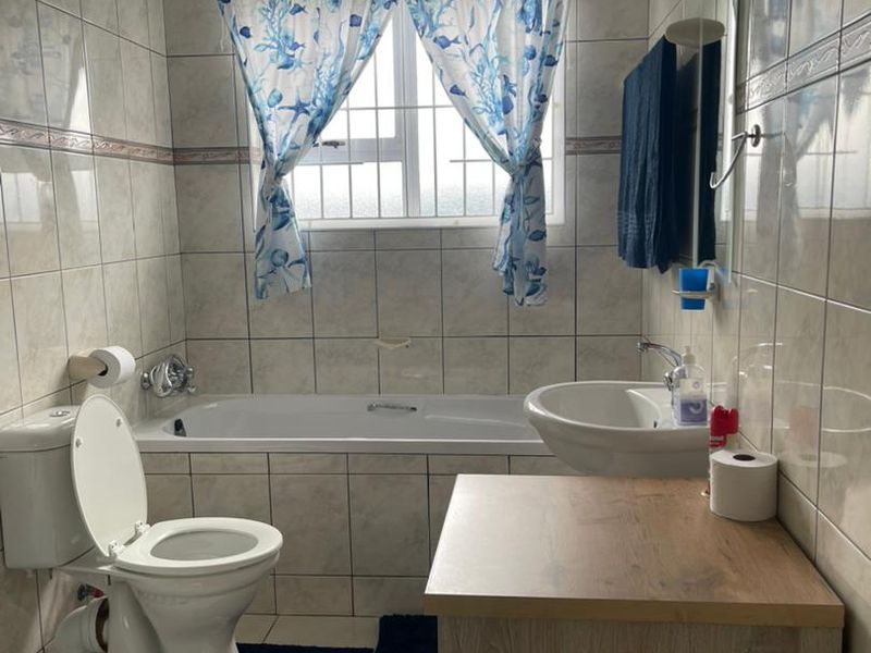 Oceanview Swakopmund 3 Bedroom House with 3 flats for sale - Photo 5