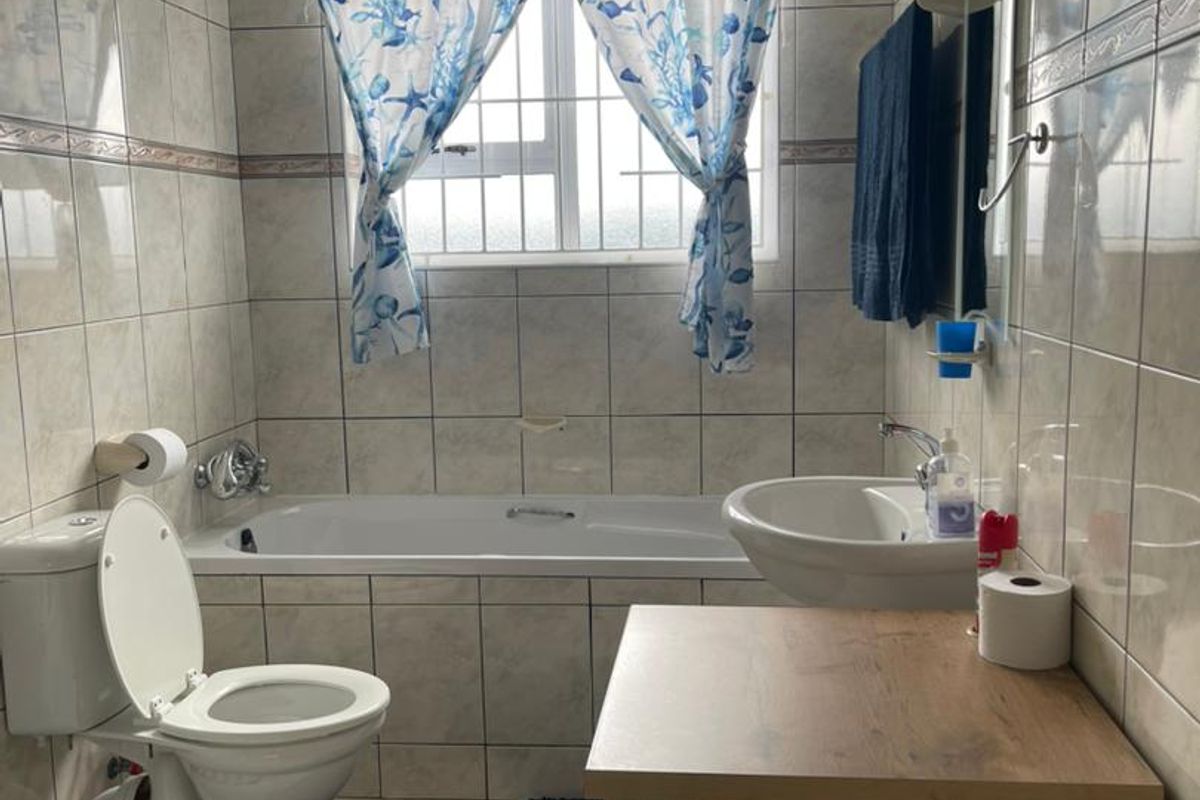 Oceanview Swakopmund 3 Bedroom House with 3 flats for sale - Photo 5