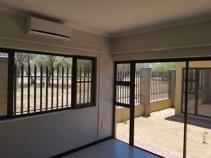 Riverthorn Townhouse For Sale - Photo 6