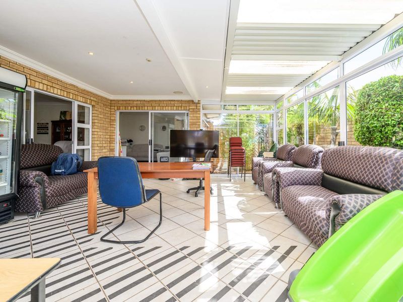 Exquisite Summerstrand Home - Photo 6