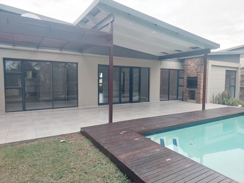 Beautiful Home for Rental in Palm Lakes Estate - Photo 2