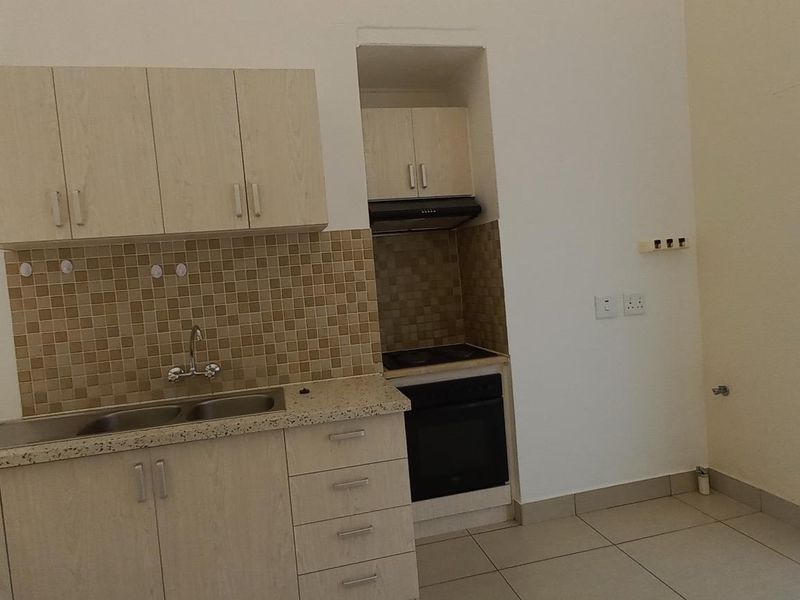 2 Bedroom Apartment For Sale - Photo 3