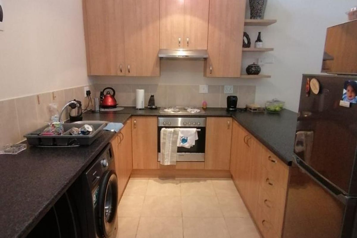 Freestanding Home in a Secure Estate – Comfort, Convenience & Lifestyle - Photo 5