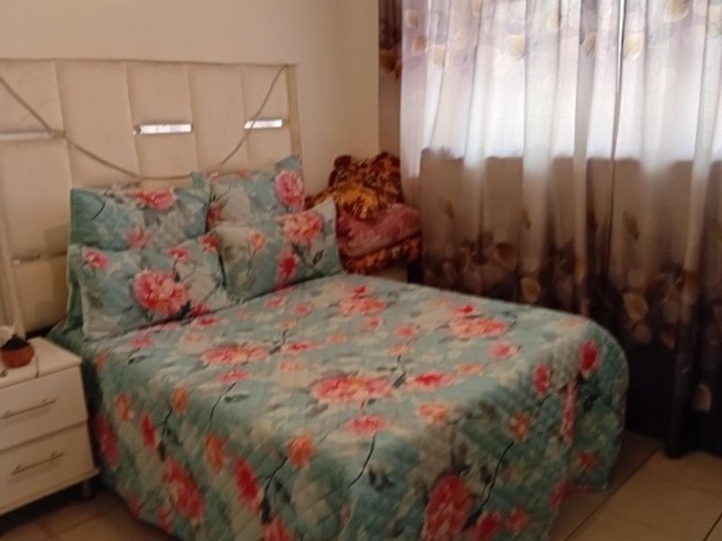 3 Bedroom Apartment For Sale in Booysen Johannesburg South - Photo 7