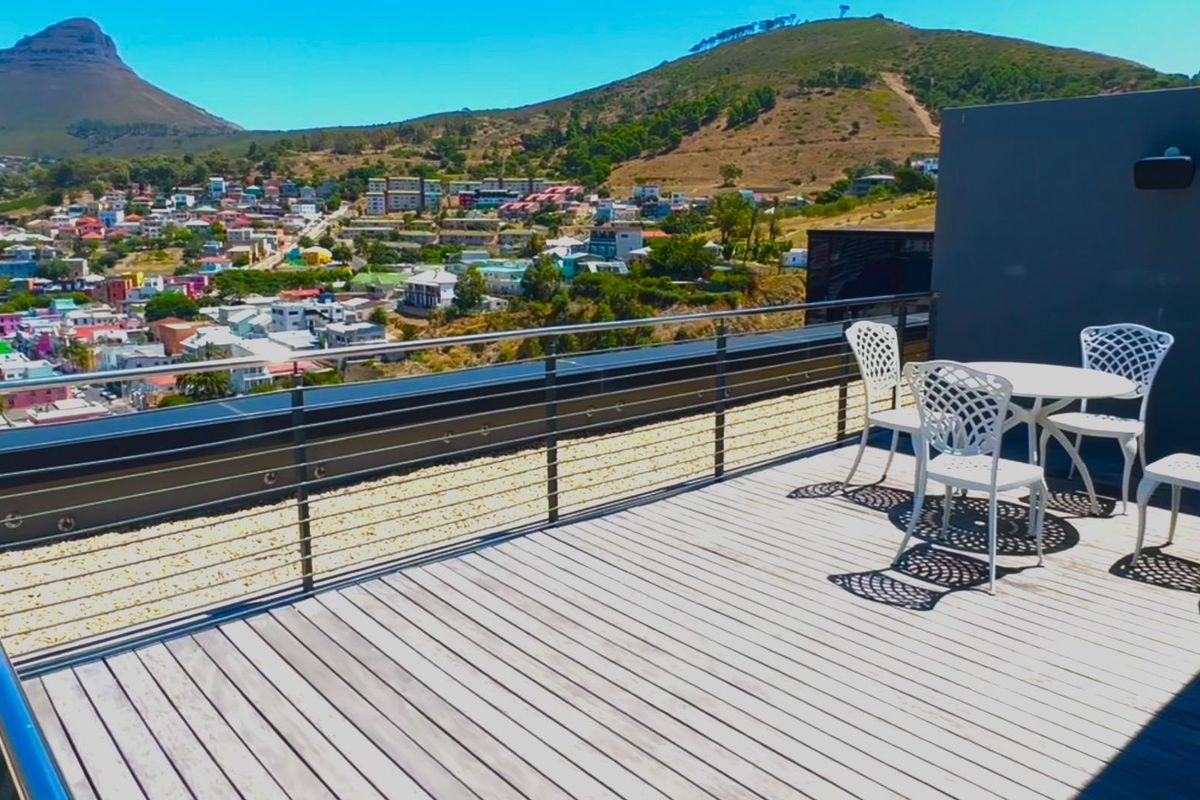 Penthouse Perfection with World Class Views - Photo 4