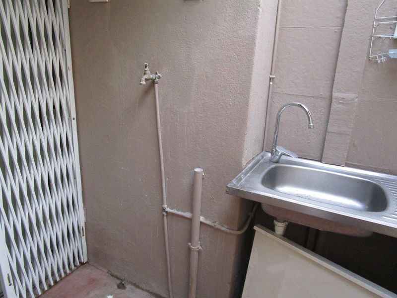 Erica Township, Belhar  - back unit  Perfect for professionals or a small family! - Photo 9