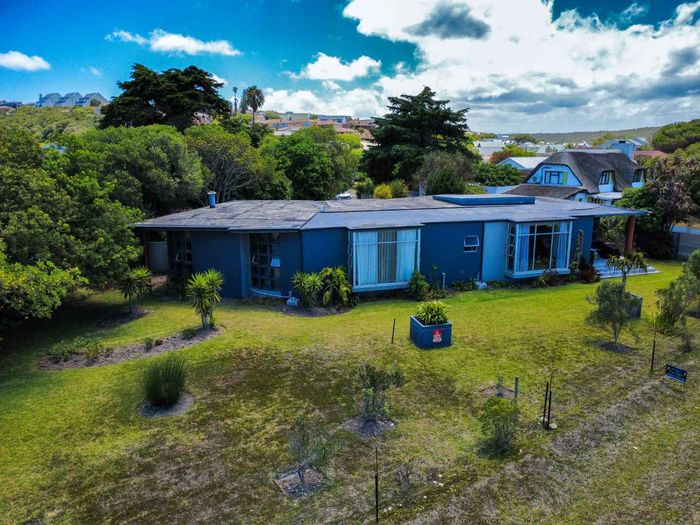 Property #2465287, House For Sale in Still Bay West