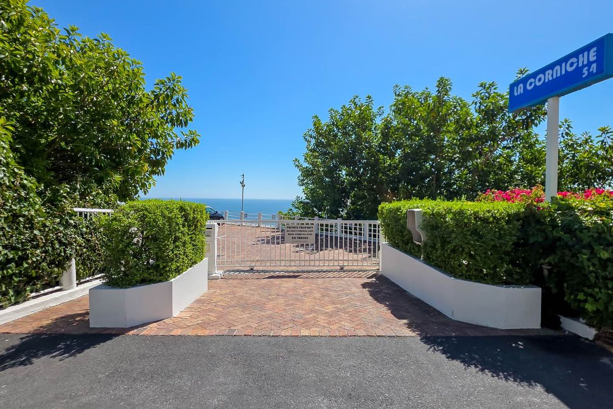 Sensational views from this one bedroom duplex apartment - Photo 5